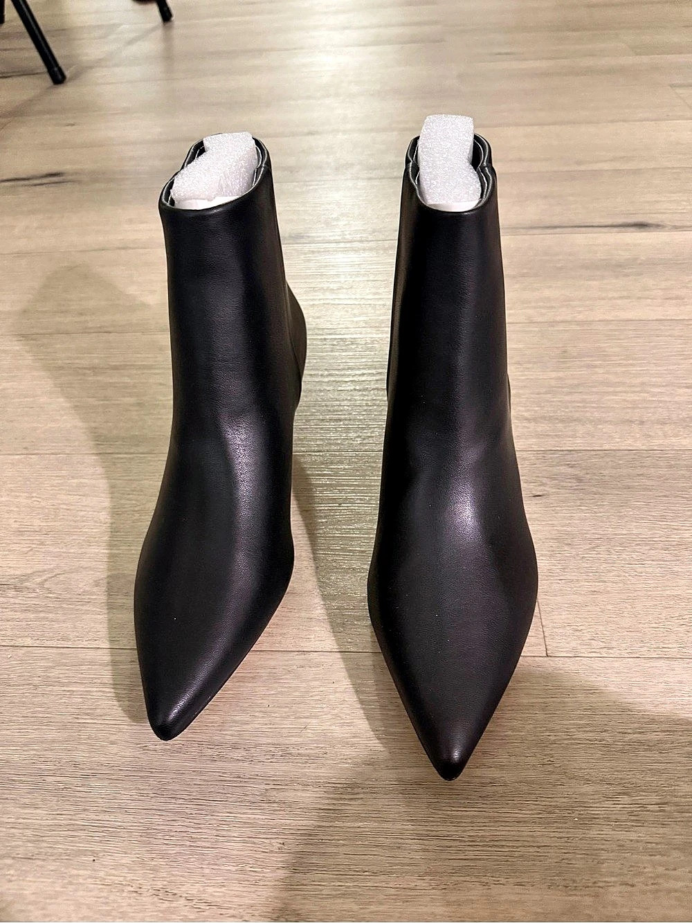 Cushionaire Pointed Toe Kitten Heel Booties in Black NIB